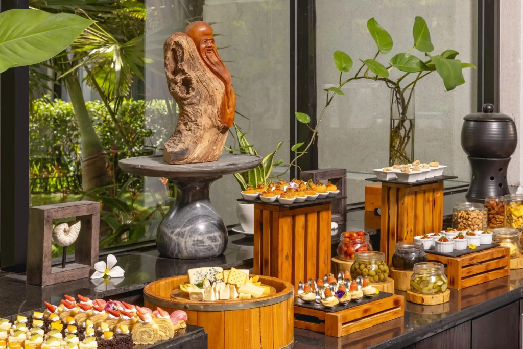 Melia Danang Beach Resort