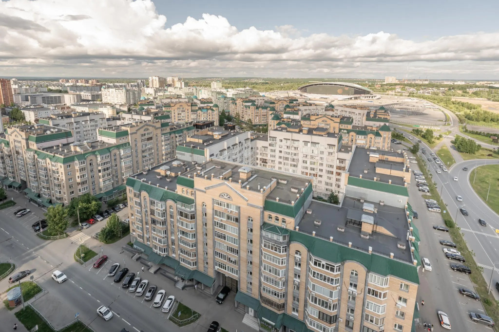 Жилой квартал на улице Адоратского