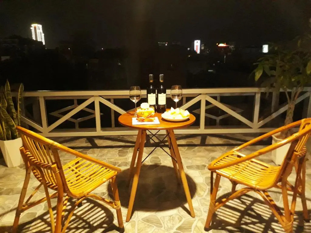 Adora Central Park hostel with rooftop and floating market tour