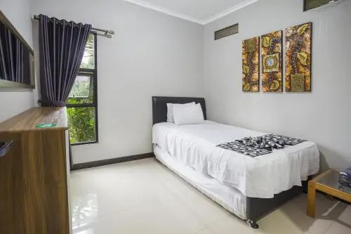 Villa Fiore Puncak