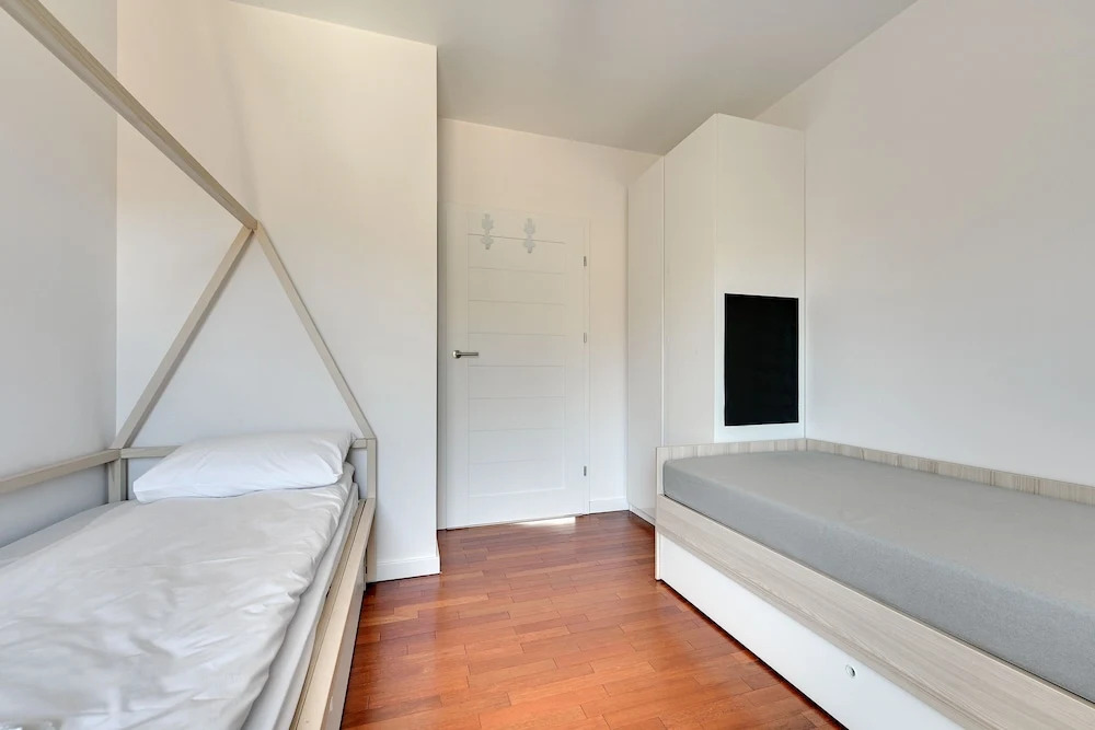 Flats For Rent - Apartment by the sea