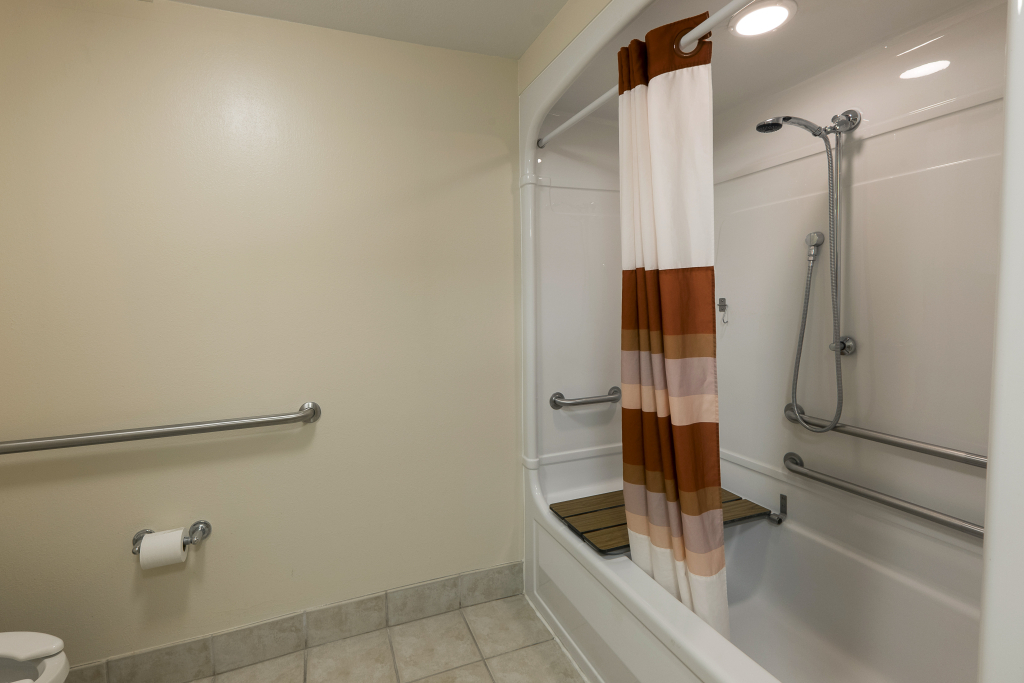 Red Roof Inn PLUS Long Island - Garden City