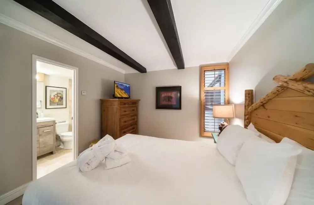 Creekside 2 Bedroom Condo In Vail Village Near Covered Bridge