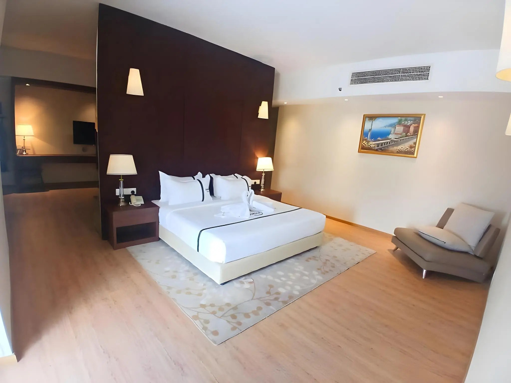 Top Holiday Hotel @ The Mines Seri Kembangan