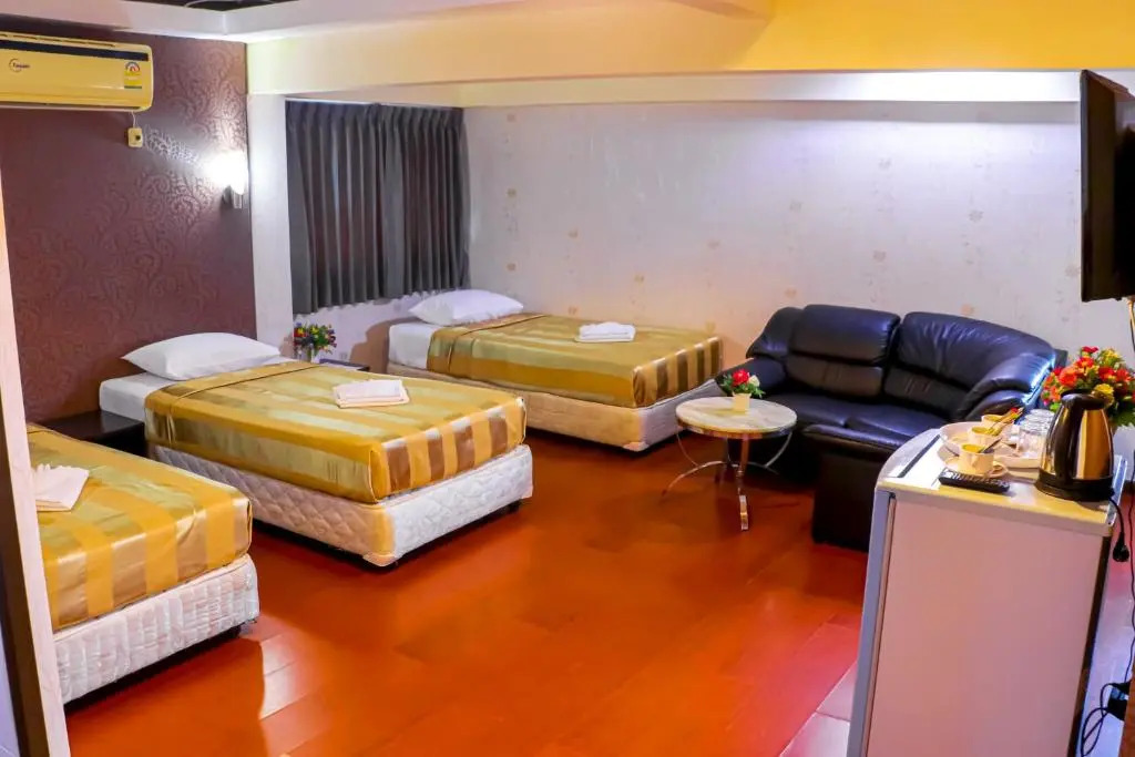 Visiting Card Hotel & Resort