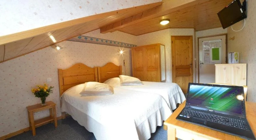 Logis Hôtel Les Bruyères