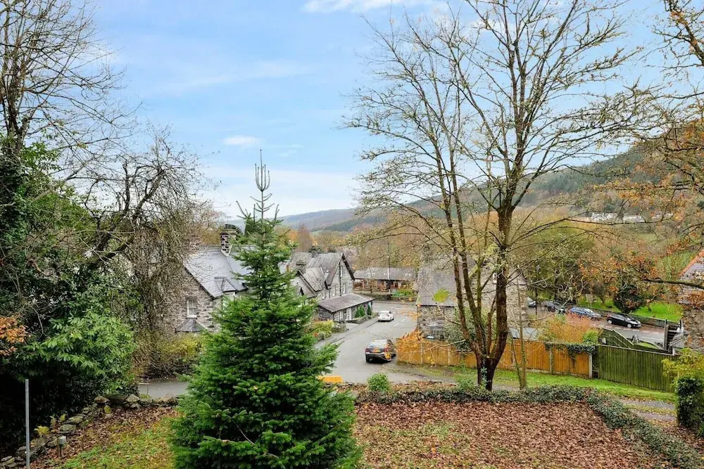 Betws Y Coed Holiday Home by Guestz