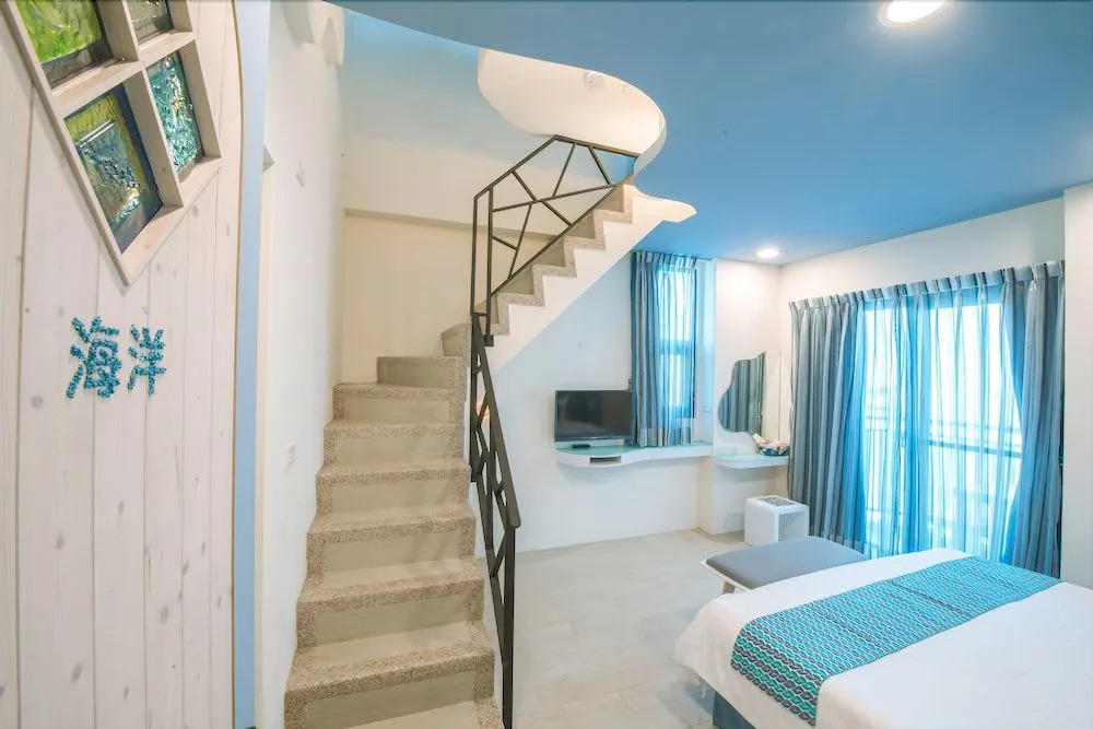 Sapphire Inn