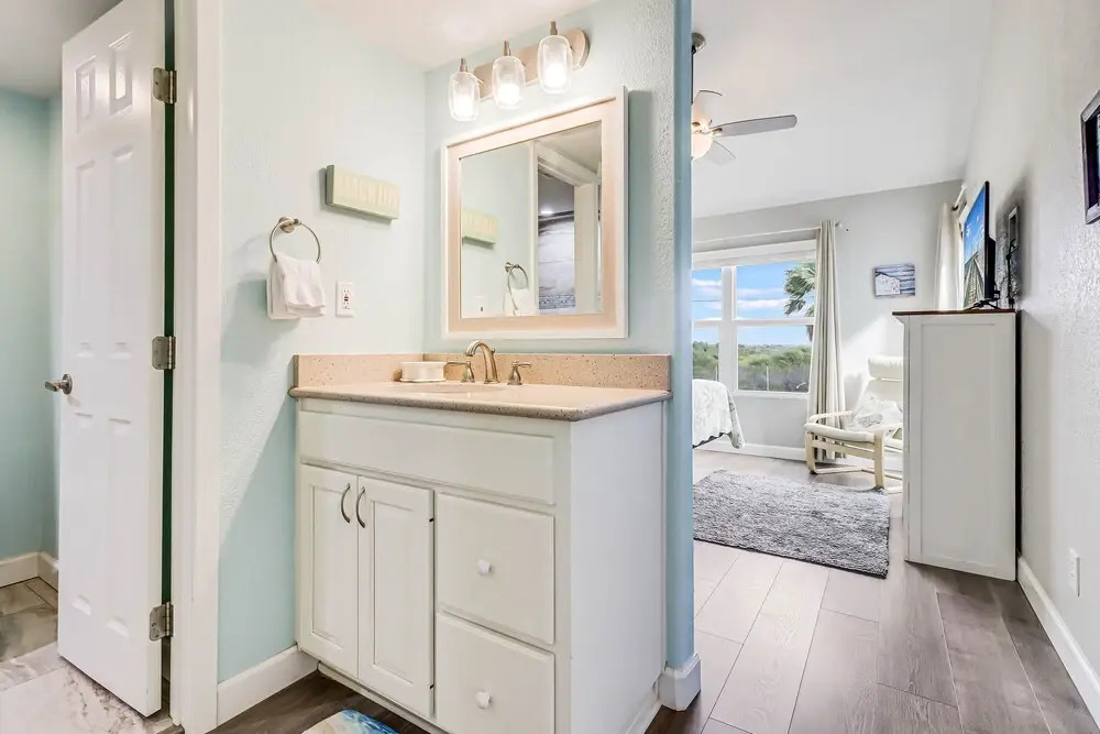 Bayfront Kontiki 3 Bedroom Condo by RedAwning