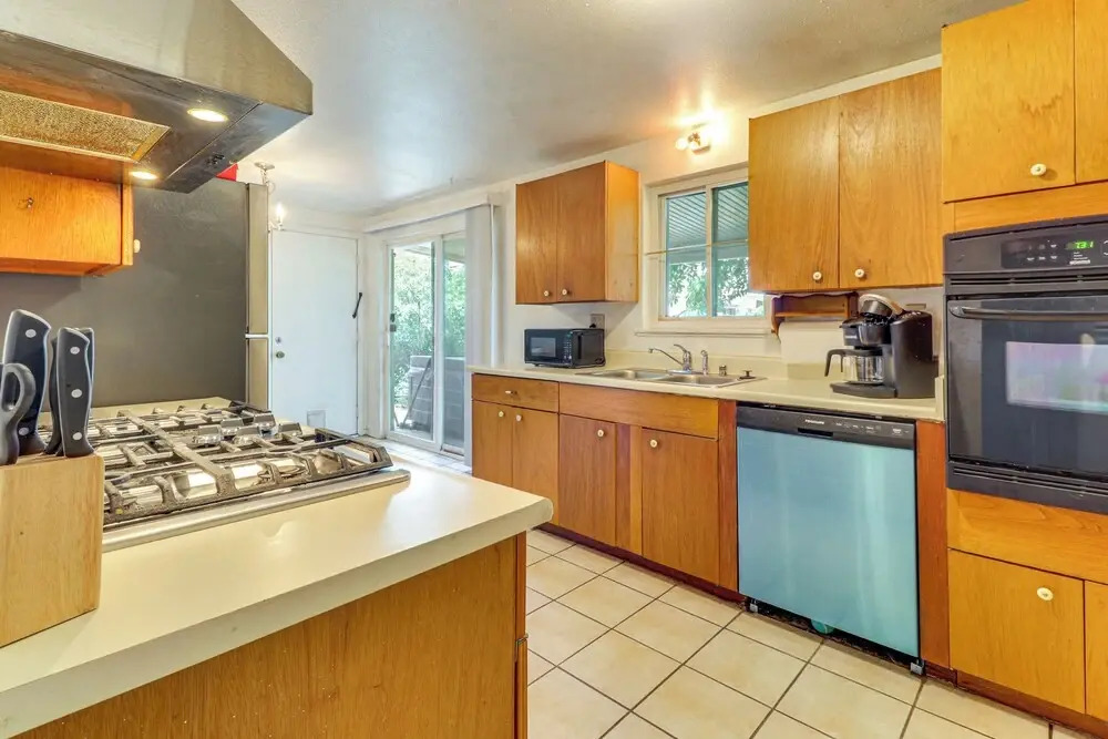 Pets Welcome: Hot Tub Haven in Albuquerque!