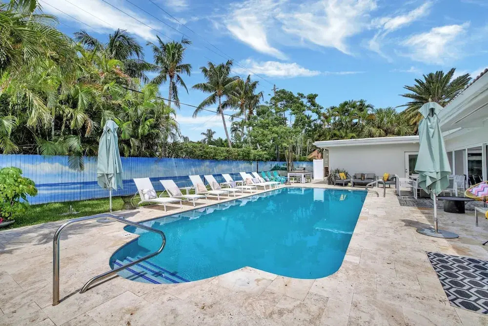 Seabreeze - 6BR Pool and Steps to Beach