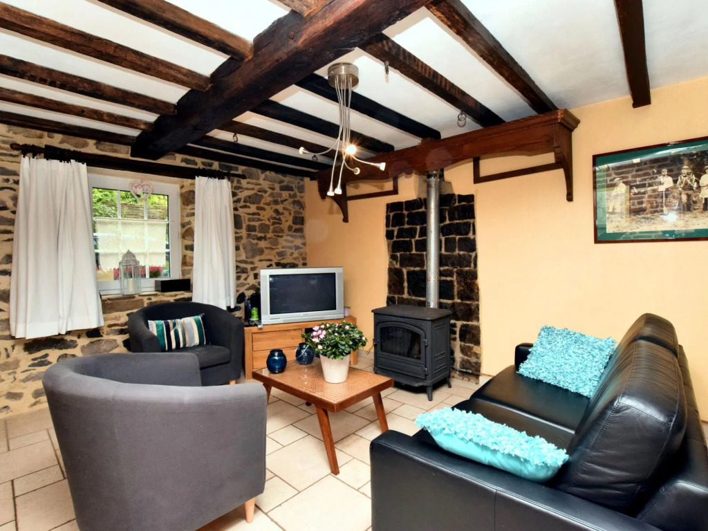 Vintage Holiday Home in Durbuy With Terrace, Garden, Parking