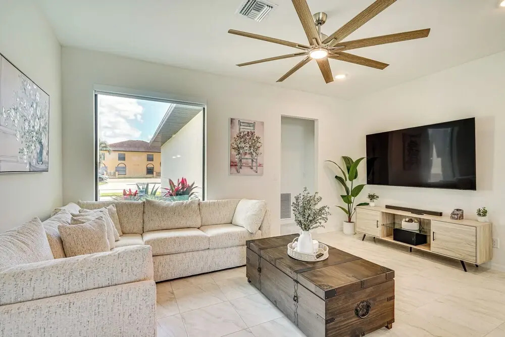 5 Mi To Beach: Cape Coral Escape W/ Patio & Grill!