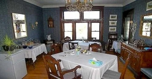 Chantry Breezes Bed & Breakfast