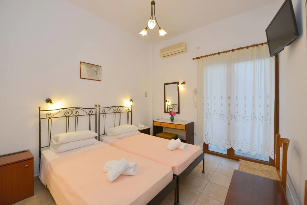 Artemon Hotel