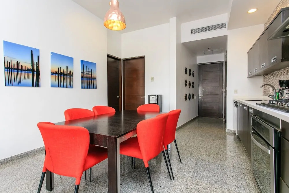 IN 03 2 Bedroom+ 6 people+ Mamitas Beach Area- 1block from beach Apts