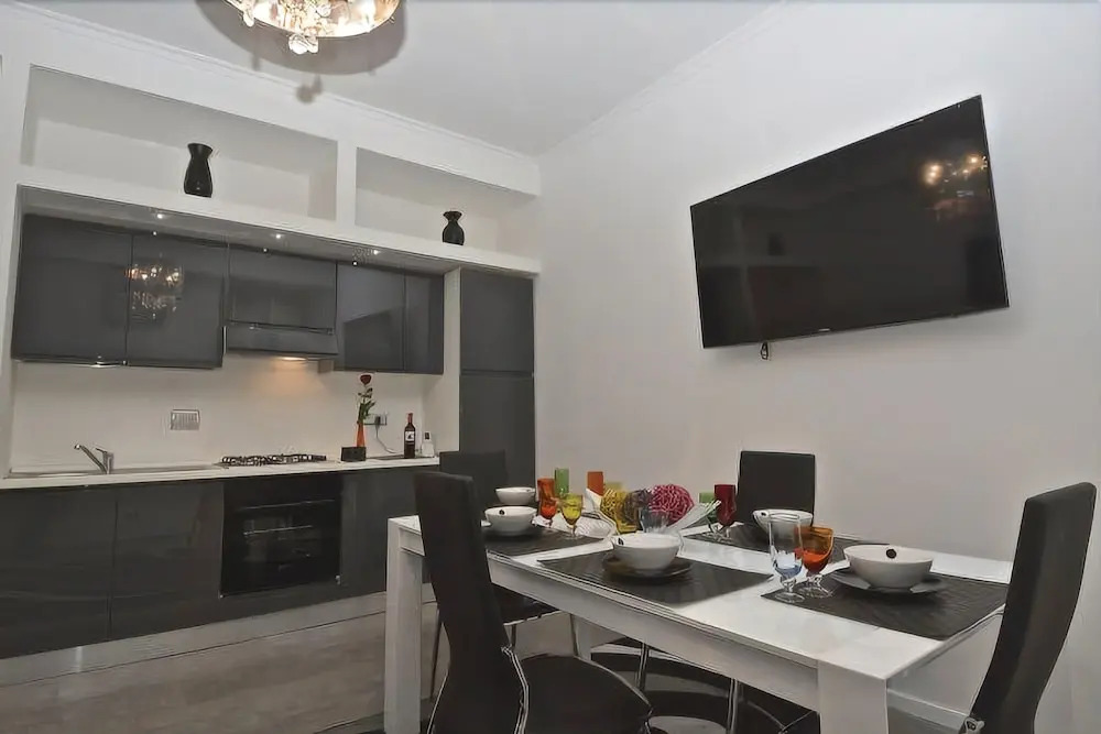 House & The City - Vatican Apartments