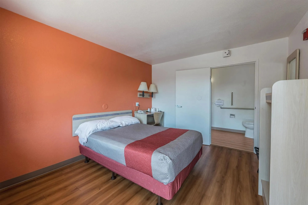 Motel 6-Columbus, GA