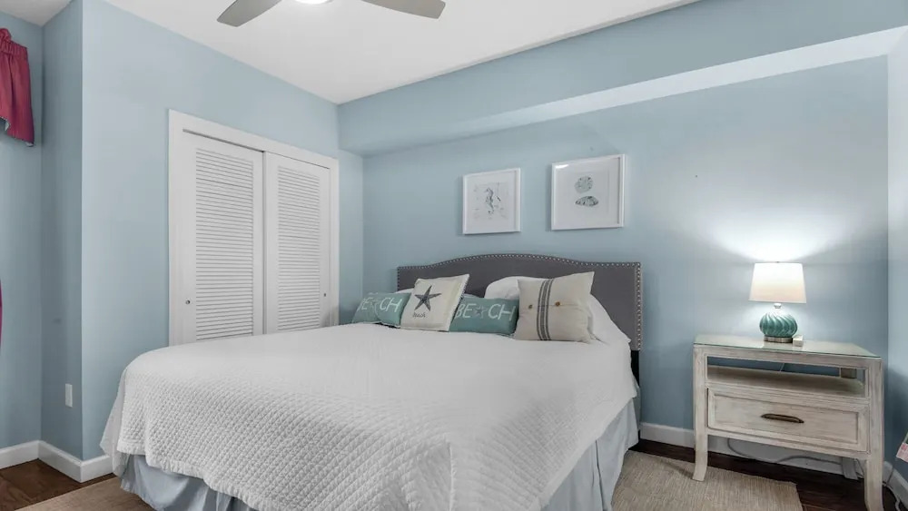 Spacious 2BR Condo w/ Partial Gulf Views, Pool, Across the Street From Beach!