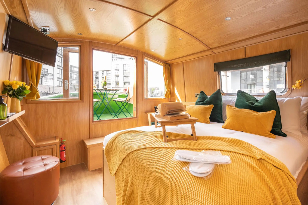 Edinburgh - Houseboats