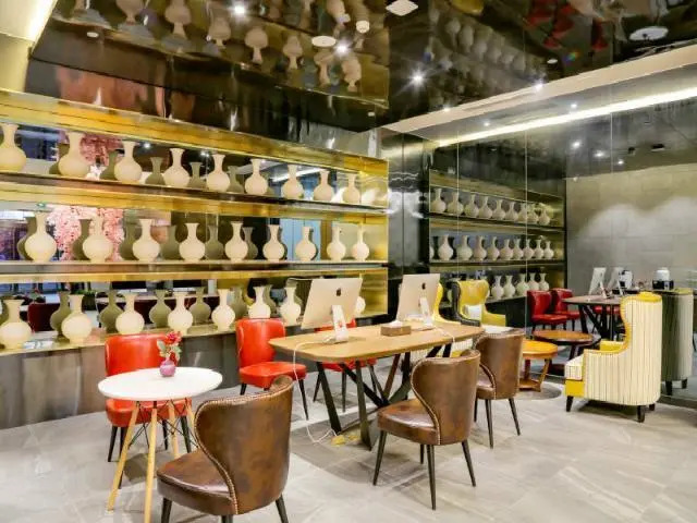 Metropoloxuchang Wenfeng Road Central Park Hote