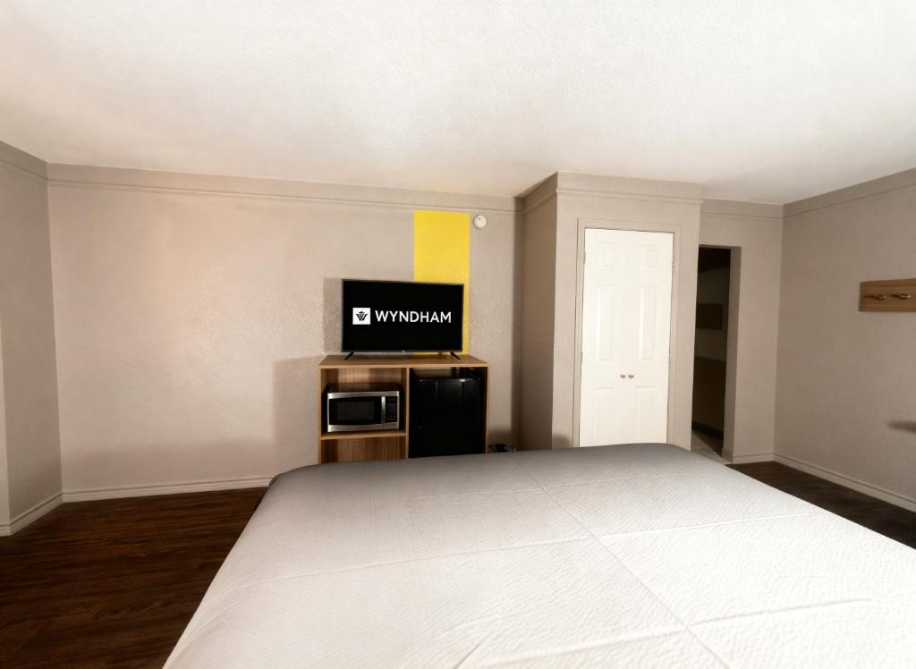 Super 8 By Wyndham Nacogdoches Near University