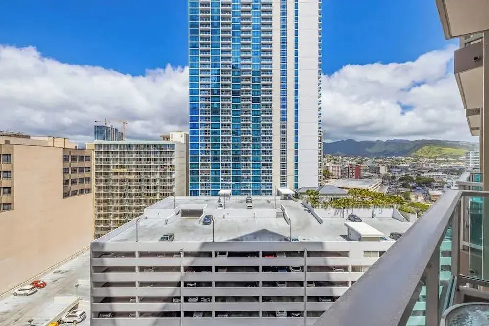 Top Floor Studio With Balcony & Views 3528