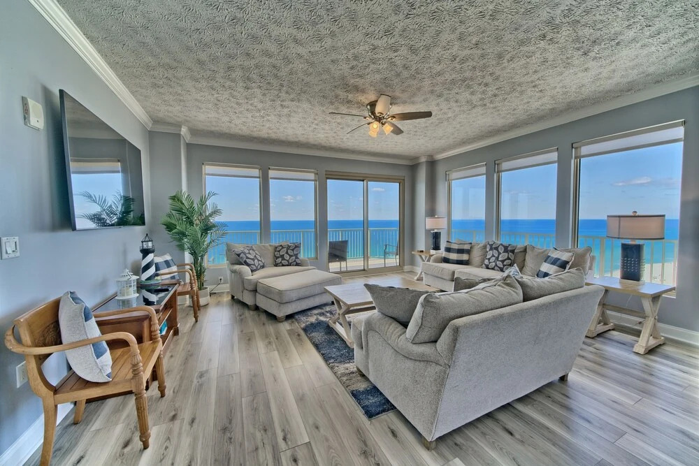 Spacious Tropical Condominium at 17th Floor with Beach and Pool Access - Unit 1707 by RedAwning