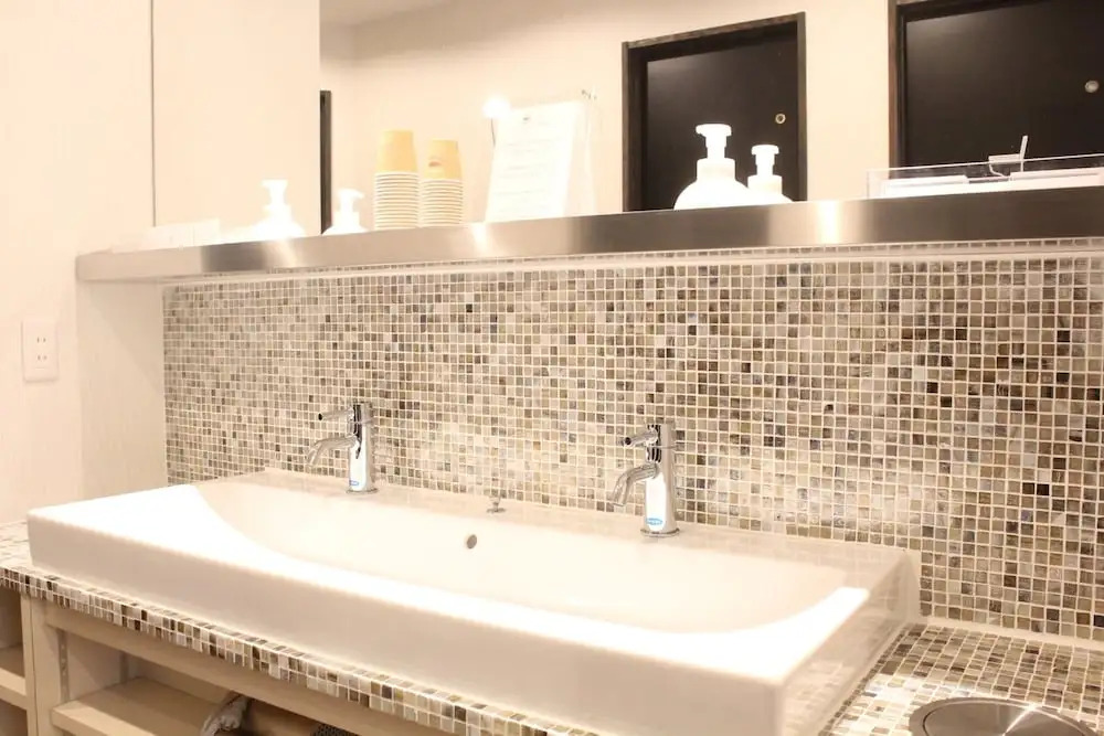 hostel & powder room crane - Caters to Women