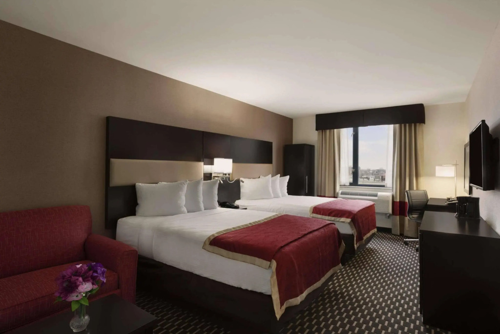 Howard Johnson Jamaica NY Near AirTrain JFK