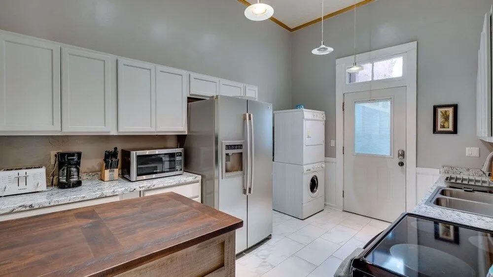Elegant 2BR on Forsyth Park