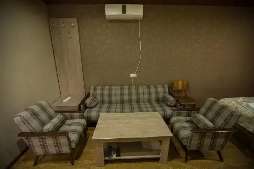 Le Petit Hotel