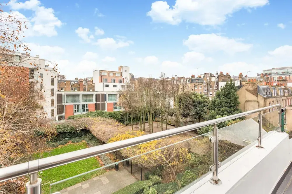 The Crabtree Coach House - 4bdr House With Private Rooftop Terrace