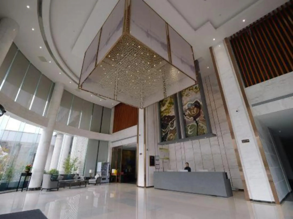 Daqing Jixiang Kaiyue Business Hotel (Daqing East Station People's Hospital)