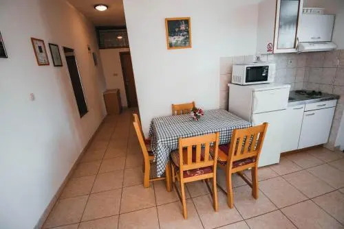 Apartments Višnjić