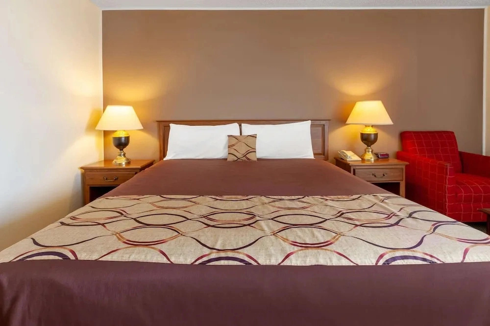 Travelodge by Wyndham Cleveland Airport