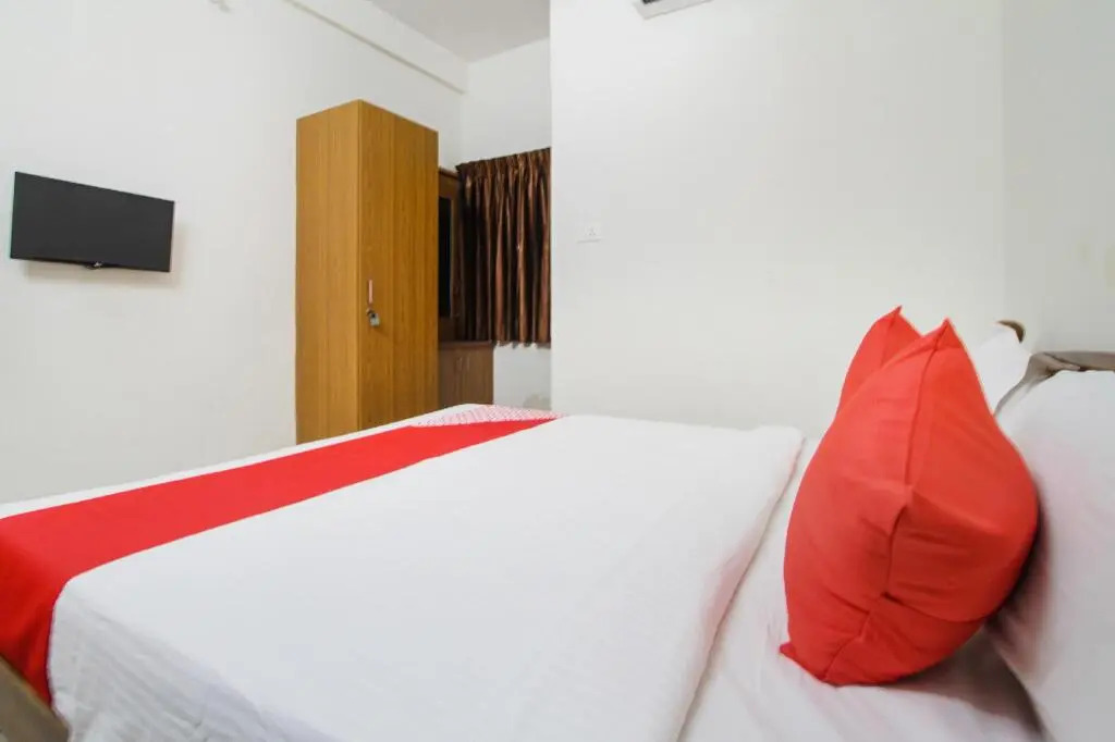 Shri Balaji Hotel And Lodging by OYO Rooms