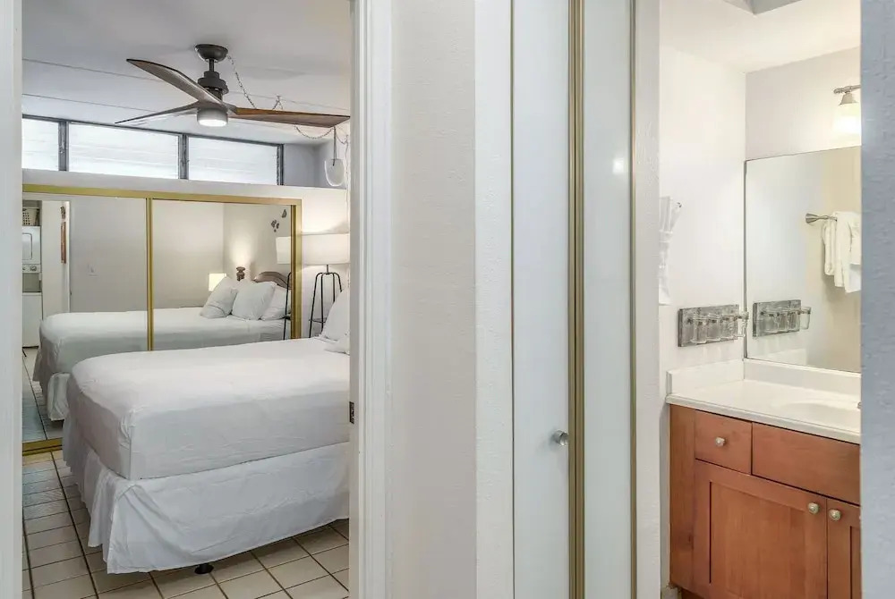 Budget Friendly - Kihei Akahi C-608, Ocean Views, Short Walk to Kamaole Beach II