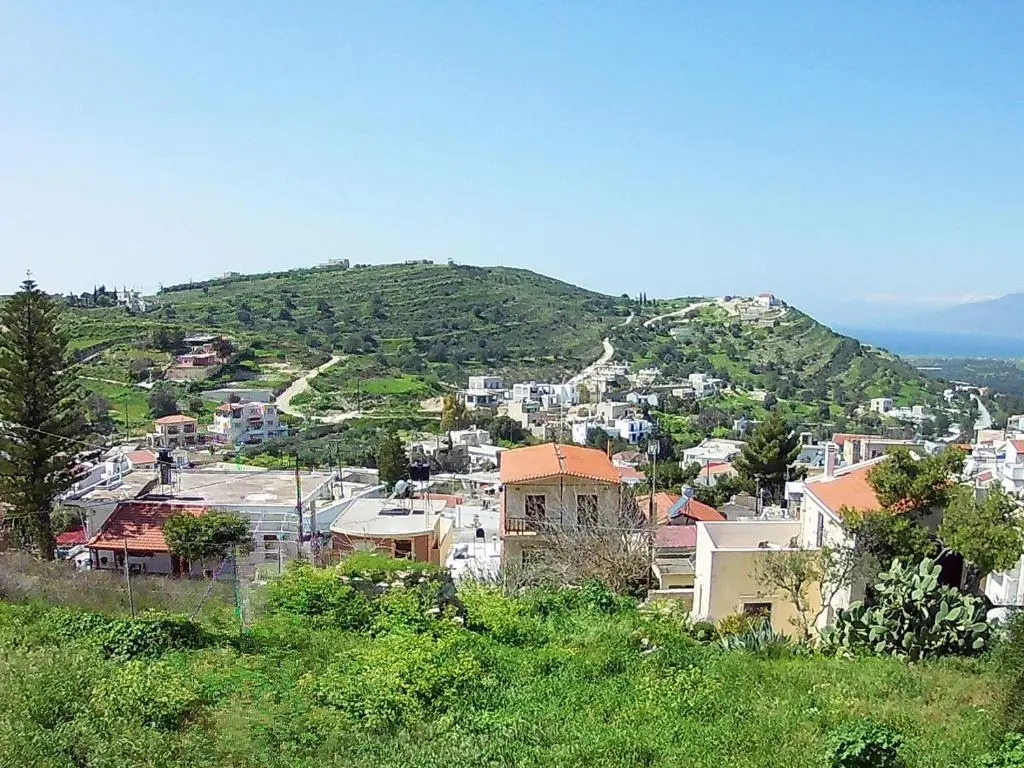 Eleni Apts