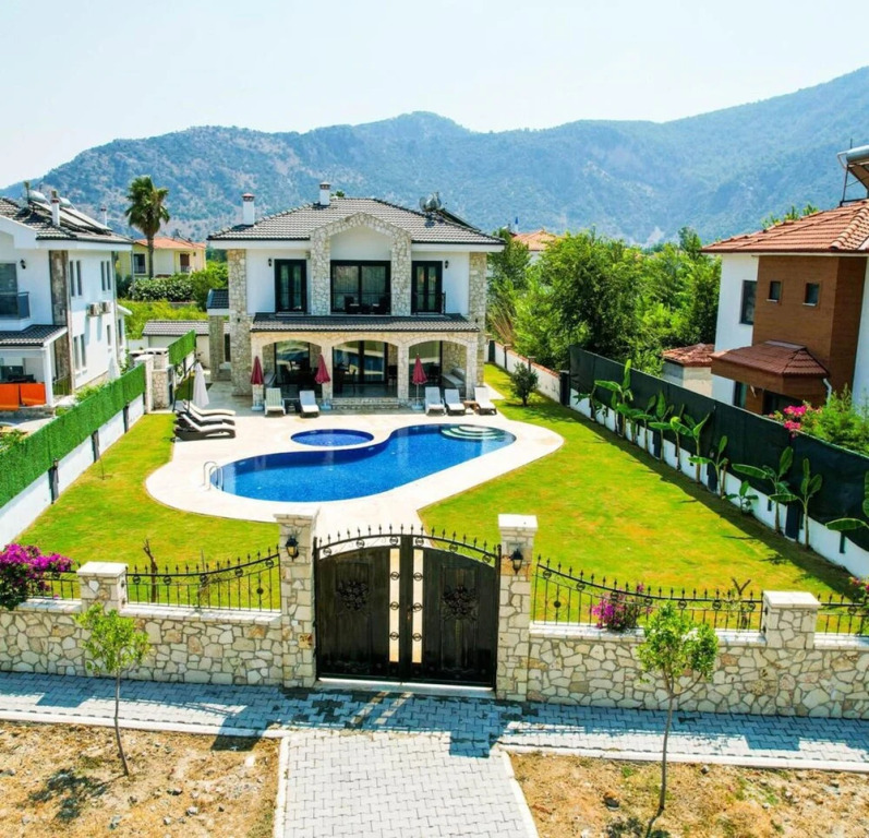 Remarkable Private 4-bed Villa in Dalyan With Pool