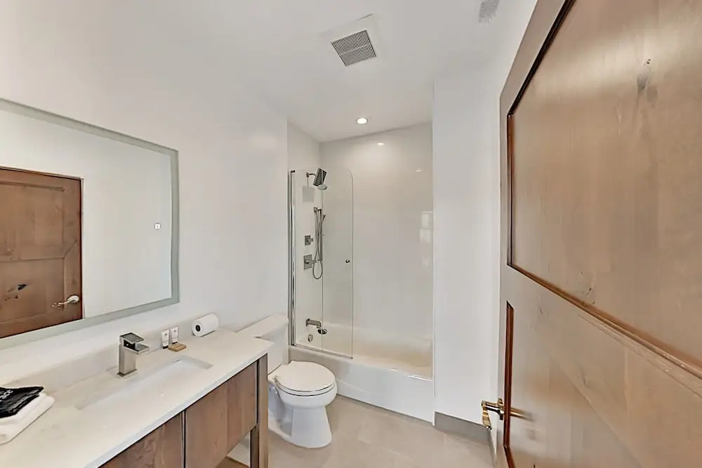 1121ddre 2 Bedroom Condo