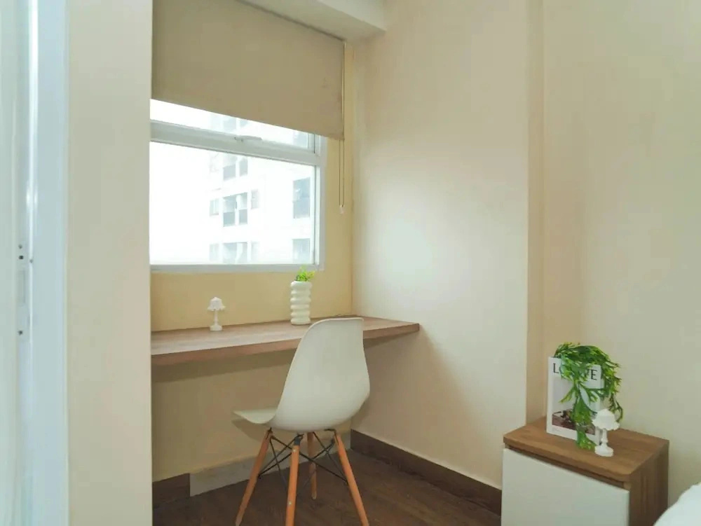 2 Pax Wooden Touch Studio At Parkland Avenue Apartment