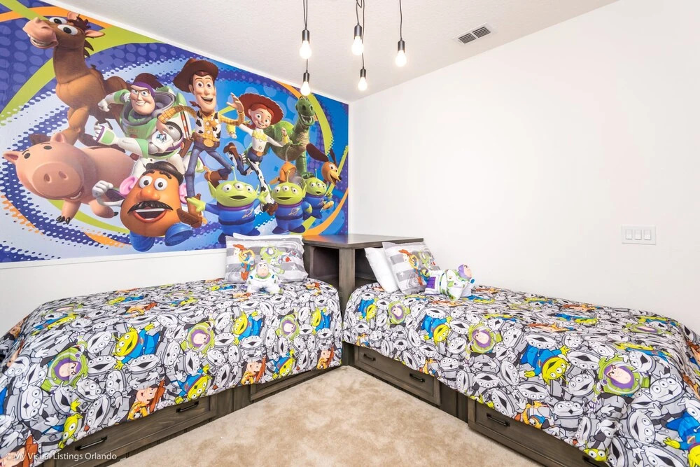 Solterra - 5212 Oakbourne Avenue