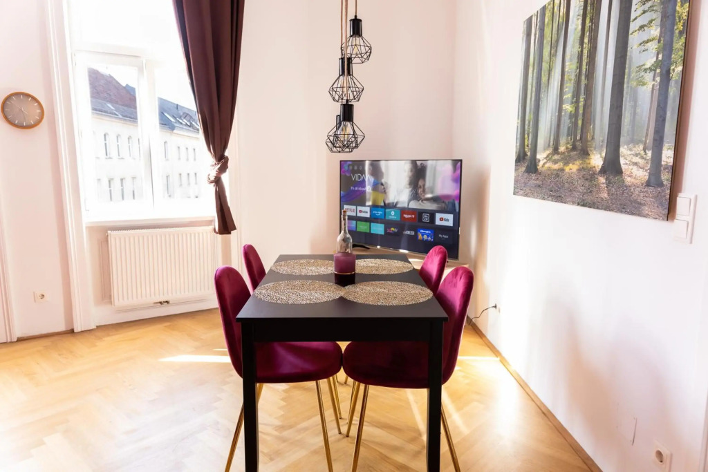 Ruby luxurious new 1 bedroom apartment with view of Schönbrunn Palace