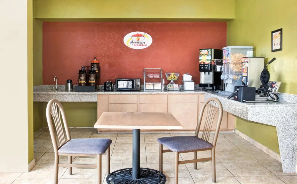 Red Lion Inn & Suites IAH Airport East