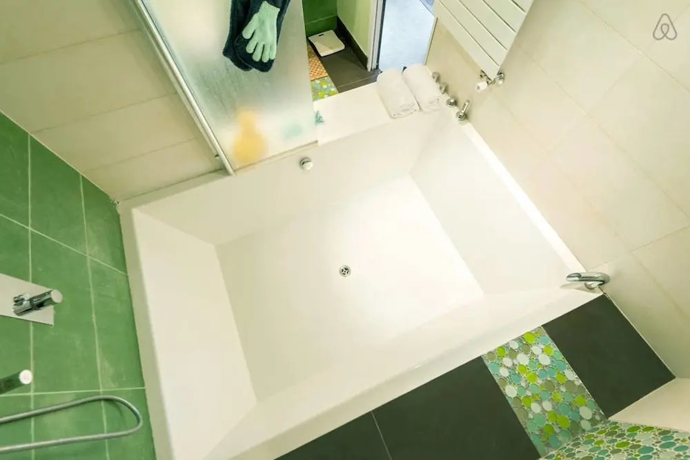 Elegant and Spacious T3 - Part Dieu