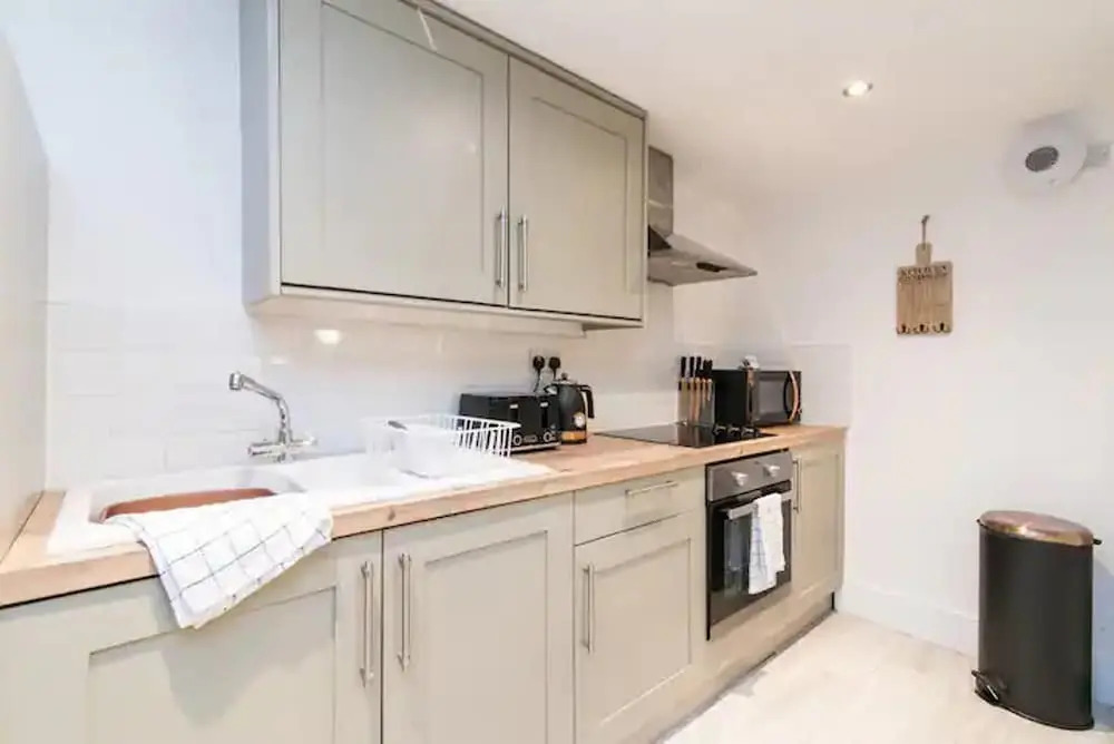Hidden Hot Tub Retreat Apartment in Nottingham