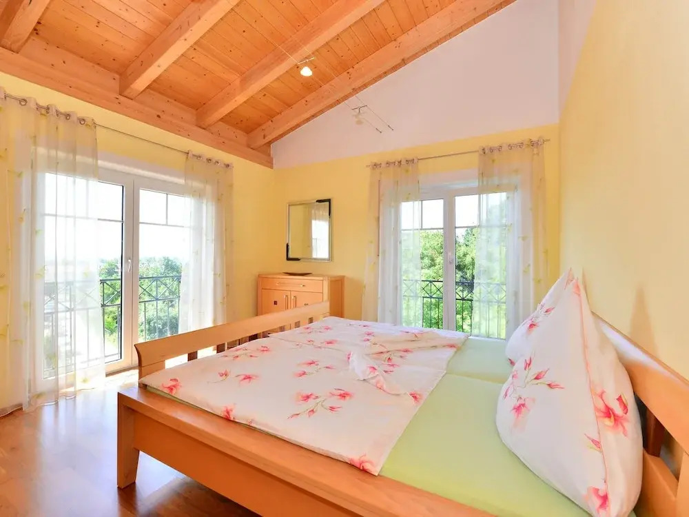 Charming Apartment With Terrace in Deggendorf