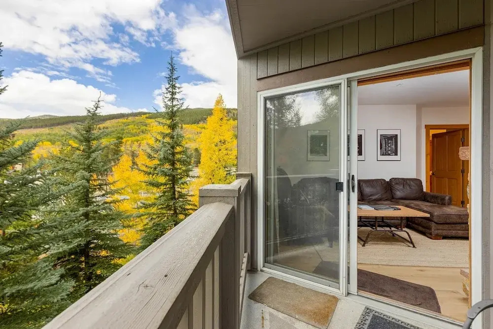 8577 Expedition Station 3 Bedroom Condo by RedAwning