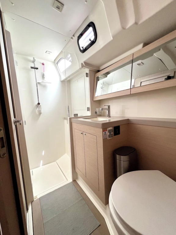 Dream Holiday on a Luxurious Sailing Yacht